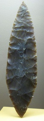 220px-Biface_feuille_de_laurier.JPG