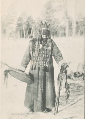 Бурятский шаман из Забайкалья. Открытка на основе фотографии 1904 г..jpg